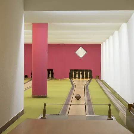 دايز إن ويست فندق 3*