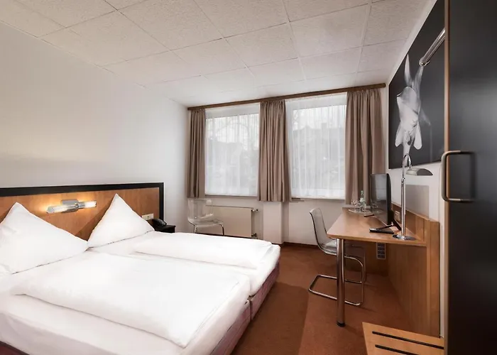 فندق دايز إن ويست