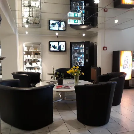 Days West מלון 3*